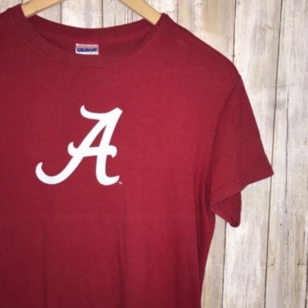 Alabama Crimson Tide Women’s S Red Logo Tee NCAA College Football Shirt Game Day - Picture 2 of 4